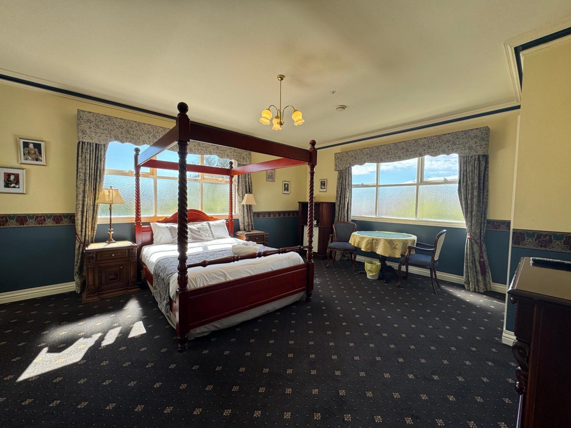 Toorak Manor Hotel Free Parking, Melbourne